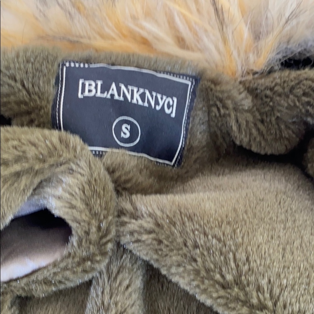 Blank nyc denim jacket with faux fur collar. - Picture 5 of 8